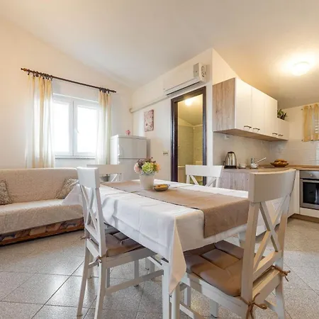 Kozino 5749b * Petrcane